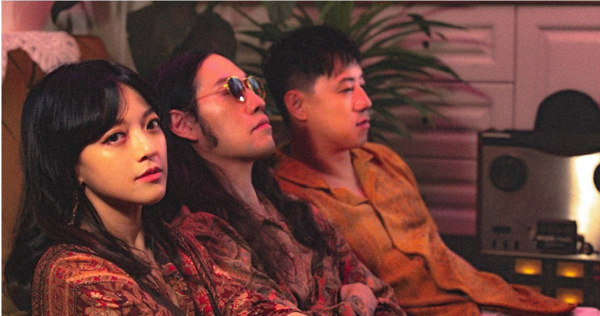 皇后皮箱翻唱羅大佑〈妳的樣子〉。（圖／滾石提供）