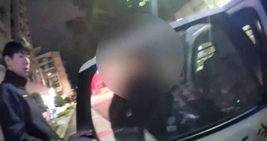 加拿大醉男深夜破壞捷運工地5200元收場。（翻攝畫面）