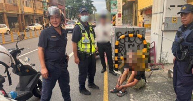 潘姓男子近日在屏東連續行竊，犯下至少10起竊案，於9日傍晚在街頭遭逮。（圖／翻攝畫面）