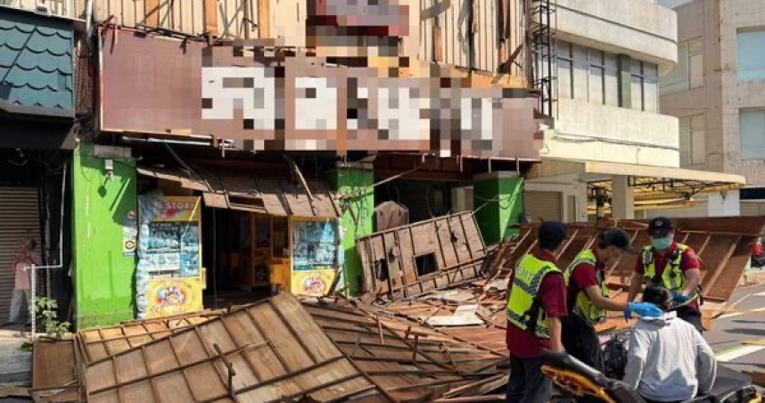屏東店家招牌突砸落！女騎士遭「重壓動彈不得」送醫搶救