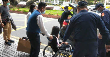 帶妻女坐上太魯閣列車僥倖逃死 男今返家門嘆「恍如隔世」
