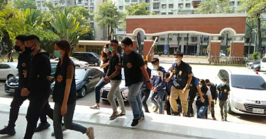 不滿女友遭愛慕 醋男設局糾眾將他打傷下場慘兮兮