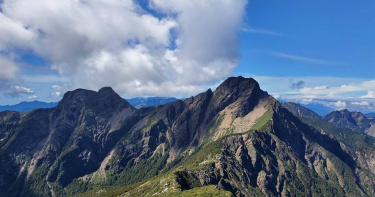 內政部營建署今宣布，國家公園山屋從26日起山屋恢復原有住宿量。（圖／營建署提供）