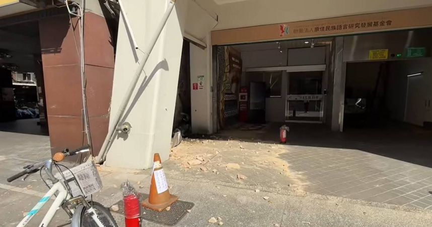 外牆大面積崩落。（圖／翻攝自臉書／徐立信）