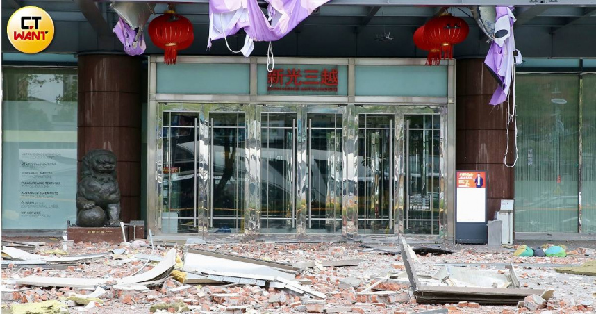 台中新光三越發生氣爆，共釀4人死亡、37人輕重傷。（圖／黃耀徵攝）