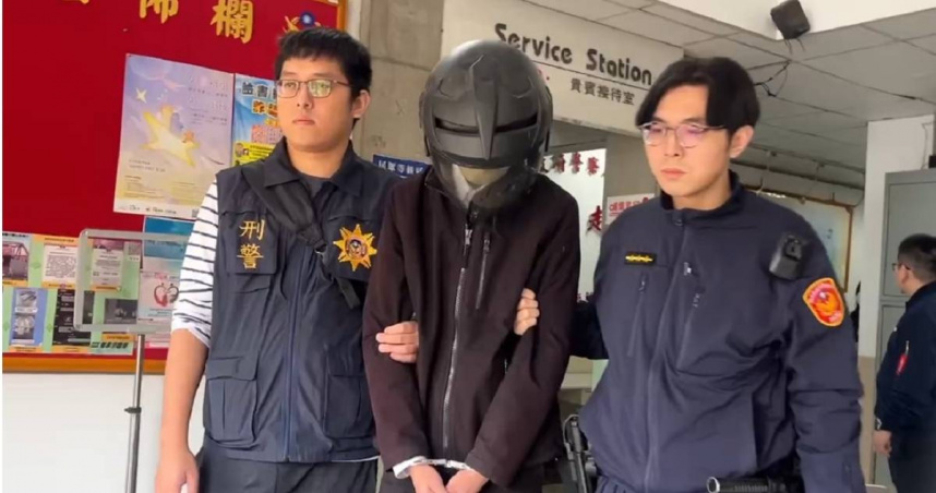 吳姓夫妻疑似虐待2歲兒子，將孩子獨留在家外，還僅泡一瓶奶撐一天，20日上午遭移送法辦。（圖／翻攝畫面）