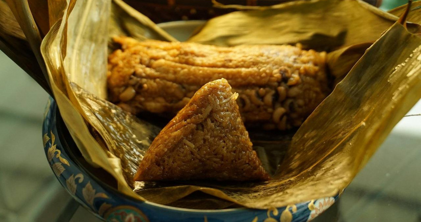 端午節吃粽子別亂搭水果！醫師提醒「兩種最NG」，恐釀腸胃不適。（示意圖／Pixabay）