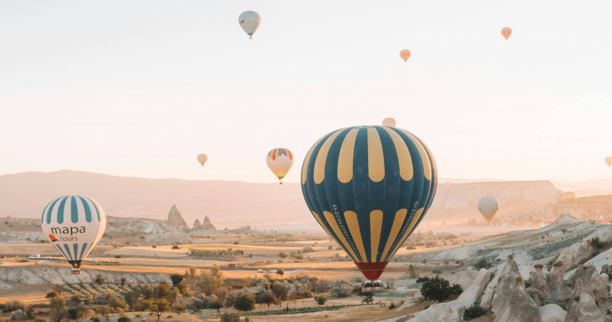 巴西聖保羅州博伊圖瓦市日前發生一起熱氣球墜毀事故。（示意圖／翻攝Pexels）