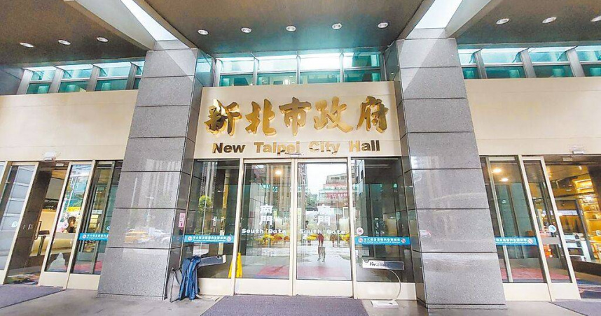 新北市五股區成泰路一段至自強路、工商路一帶的交通號誌設計，近日引發民眾不滿。交通局表示，已派員勘查。圖為新北市政府外觀。（圖／報系資料照）