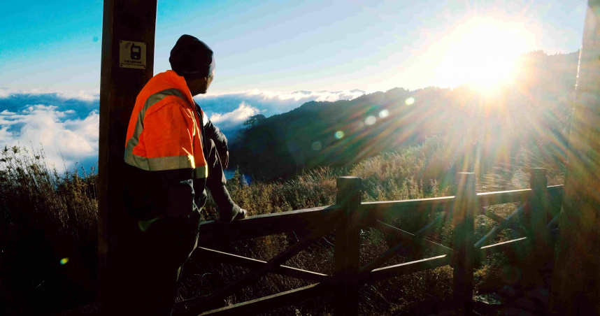 《高山遊民》訴說一段重返山林尋找真我的鐵漢傳奇。（圖／桃園電影節提供）