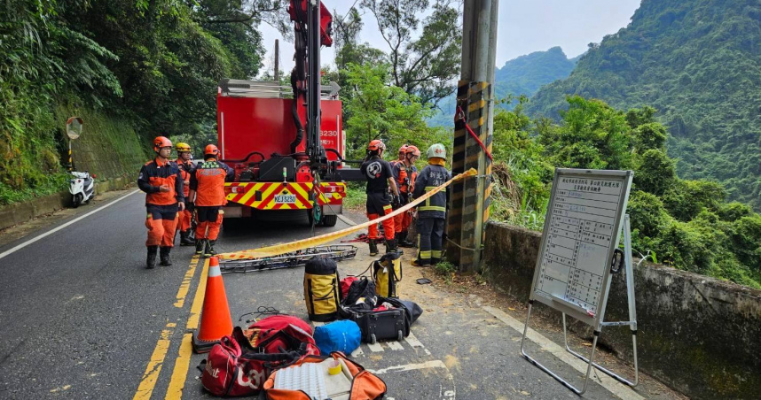 駕駛找到了！ 撞破北宜公路護欄　墜落50公尺搶救中