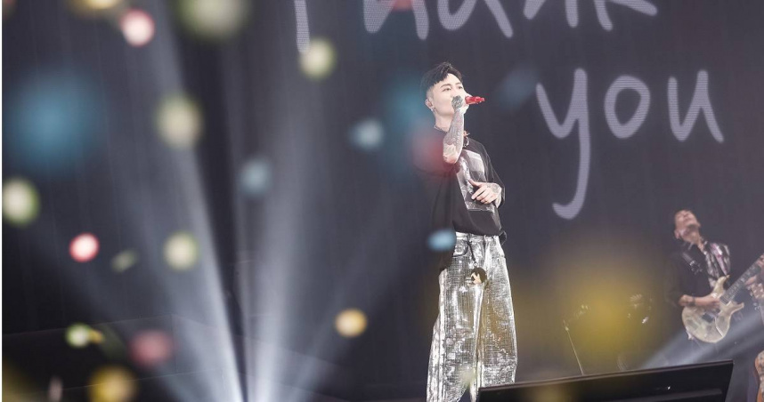 蕭秉治結束高雄巨蛋的演出。（圖／相信音樂提供）