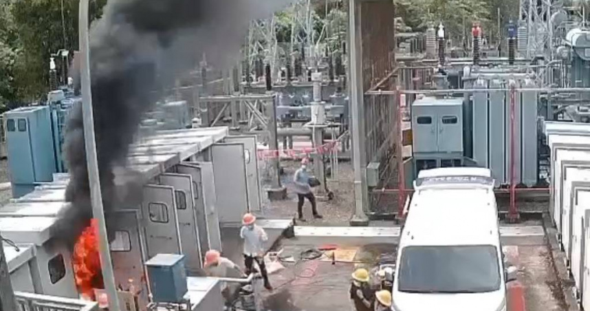台電蘭陽發電廠天埤開關場16日上午發生嚴重工安意外，鄔姓廠長遭高壓電弧擊中而四肢焦黑，所幸救治後已無生命危險。（圖／翻攝記者爆料網）