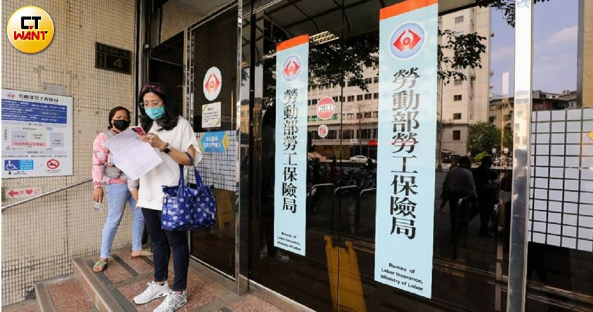 勞保年金2031年恐面臨破產危機，想想論壇提了3方向希望能為基金續命找活路。（圖／方萬民攝）