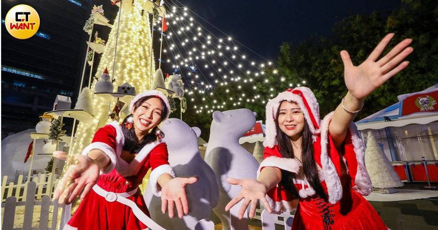 新北歡樂耶誕城每年聖誕節前後在新板特區熱鬧展開，四鐵共構的便利交通成為不少年輕男女約會逛街好去處。（圖／CTWANT攝影組）