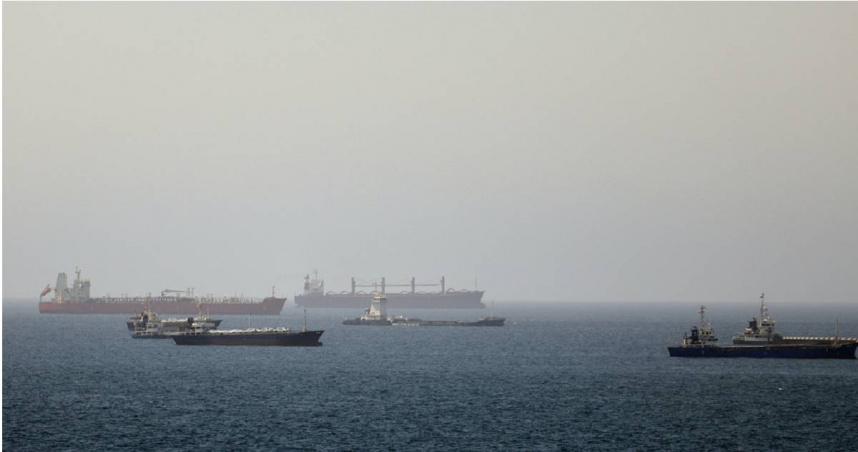 美國22日授權伊朗石油出口銷售至8月。圖為荷姆茲海峽（Strait of Hormuz）。（圖／達志／美聯社）