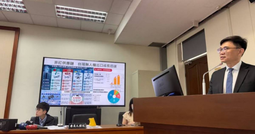 賴瑞隆於立法院質詢無人載具採購條例，呼籲支持行政院版特別條例，加速建構國防自主與無人機防衛量能。（圖／翻攝自賴瑞隆臉書）