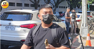 藝人邱軍因酒駕命案二審開庭，現身高等法院（圖／劉松霖攝）