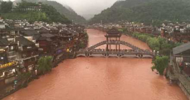 大陸暴雨狂炸! 水淹「鳳凰古城」