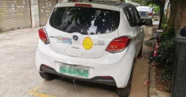 「新手駕駛」母倒車不慎輾斃親生兒 鄰居:曾聽見大人痛哭聲