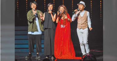 許景淳兒意外踩空跌落舞台 自嘲想秀魔術表演