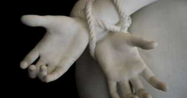 尪愛玩BDSM!揪陌生人「開發玩具」逼臣服 嫩妻遭調教崩潰…判決狠打臉