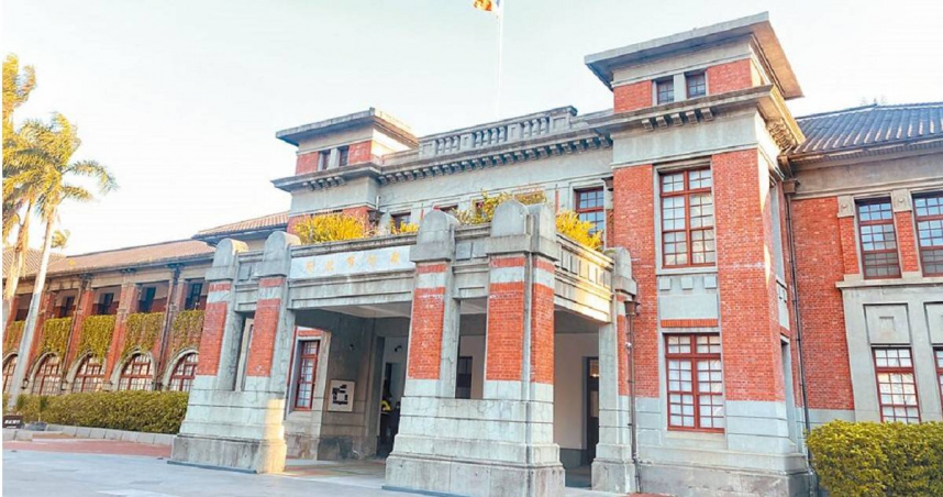 新竹市某國小1名特教學生2024年5月因抓來的螳螂遭導師放生，一時情緒不穩攻擊老師，造成老師臉頰瘀青等傷勢，事後家長接到20餘萬元的民事求償。（圖／中國時報陳育賢攝）