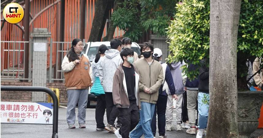 114學年度學科能力測驗考試成績昨天（25日）上午9時公布。（圖／劉耿豪攝）