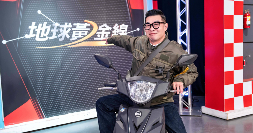 馬力歐進演藝圈30多年，一直以機車代步。（圖／TVBS提供）