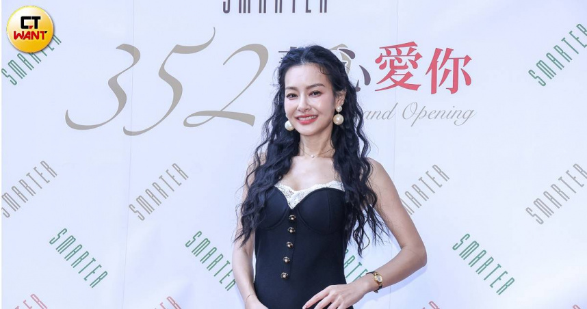 王思佳今出席一日店長活動。（圖／焦正德攝）