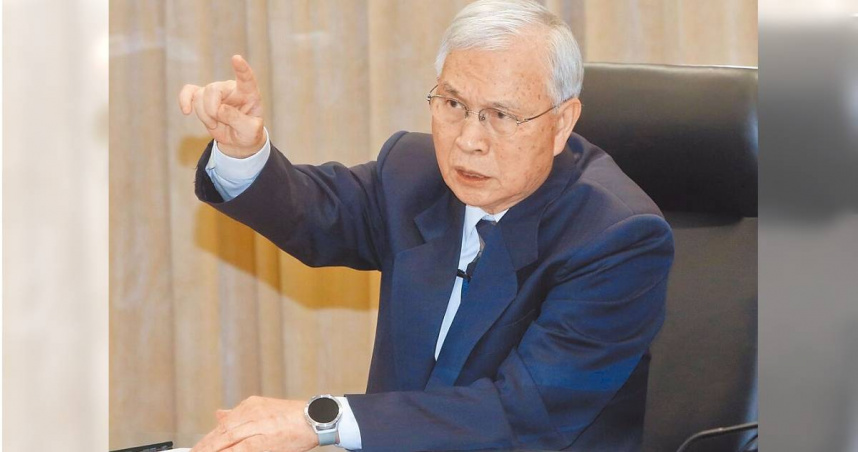 央行總裁楊金龍5日親上火線，開記者會說明相關事宜。（圖／報系資料照）