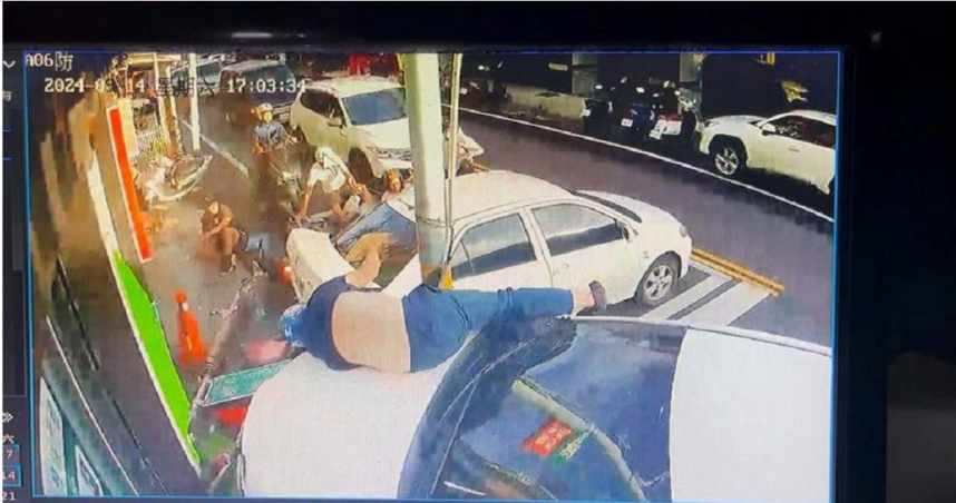 雲林縣虎尾鎮去年9月發生2汽車在市區飛車追逐,造成6人輕重傷,12日雲林地檢署表示已向雲林地方法院具體求刑,請求至少量處7年有期徒刑。(雲林地檢署提供/張朝欣雲林傳真)