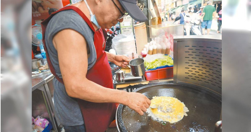 養雞協會推動產地報價，盼蛋價制度更透明化，蛋商則質疑可行性。（圖／中國時報郭吉銓攝）