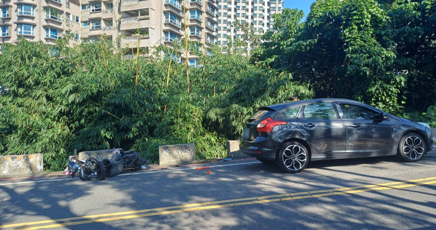 林姓女子疑似吸毒後開車上路，在淡水區新民街322巷逆向撞上林姓機車騎士，並導致林男不幸身亡。（圖／翻攝畫面）