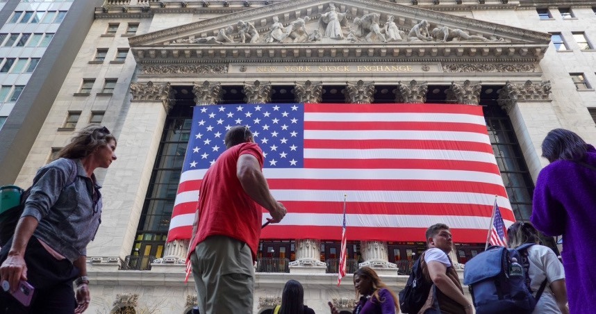 美股七巨頭股價迄今幾乎全軍覆沒。（圖／中新社）