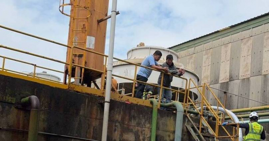 台中梧棲一間玻璃廠發生工安事故，64歲男員工墜入水池內不治身亡。（圖／翻攝畫面）