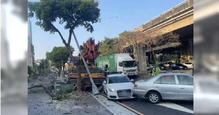 吊車煞車失靈暴衝！台中路口7車連撞　3人受傷驚魂瞬間曝光