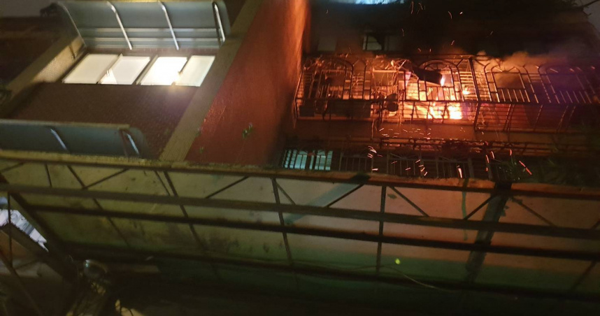北市萬華民宅凌晨突竄火苗　警消獲報急灌救