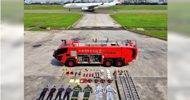 療癒滿分!真人開箱縮時「航空消防組合包」 消防員都變迷你樂高