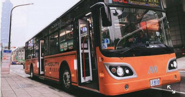 雙北582線公車率先升級抗疫電動公車 國光客運布署30部車輛跑4路線