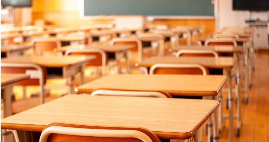 近日台南一名母親的13歲兒子驟逝，她痛訴有同學指證，兒子生前遭同學霸凌和強迫餵毒。（示意圖／Pixabay）