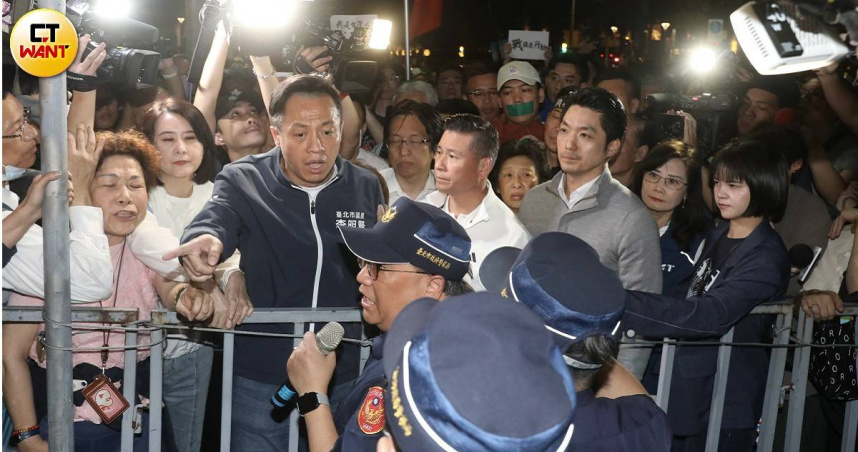 國民黨黨公職及支持群眾至台北地檢署，抗議台北市長蔣萬安也現身響應。（圖／劉耿豪攝）