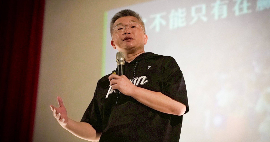 蔡其昌糾正新北市文化局長張䕒育說法，「是先有統一尚勇，才有台灣尚勇。」（圖／蔡其昌臉書）