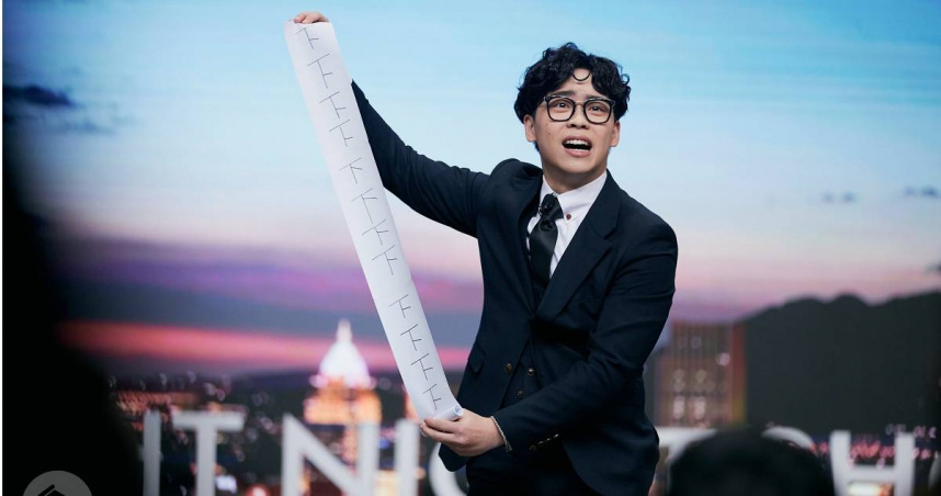 簡少年透露，賀瓏曾在4月19日找他詢問命理的事情。（圖／翻攝自臉書／STR Network - 薩泰爾娛樂）