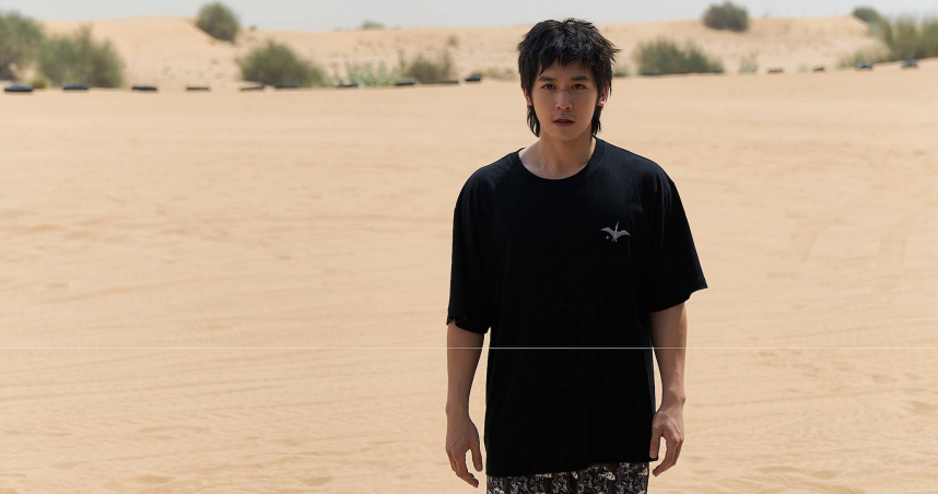 小樂為了新歌MV特地前往杜拜取景拍攝。（圖／APUJAN提供）