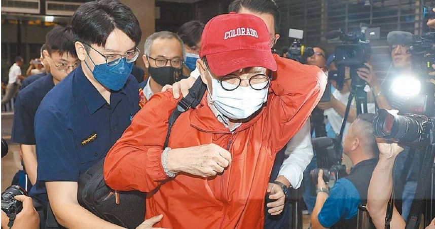 台北市前副市長彭振聲的72歲妻子，今（1日）上午9時許驚傳倒臥在高雄市三民區黃興路一處社區的大樓中庭，四肢骨折當場身亡。（圖／報系資料照）