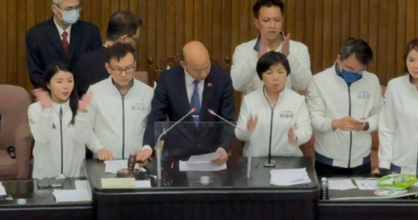 針對財劃法分配爭議，國民黨團表示，請財政部先回應社會及各縣市政府，如果立法院通過的版本有問題，為何在財劃法修法審查時，當時財政部及各縣市政府均試算出各縣市分配金額。圖為去年立院通過財劃法修正草案。（圖／報系資料庫）