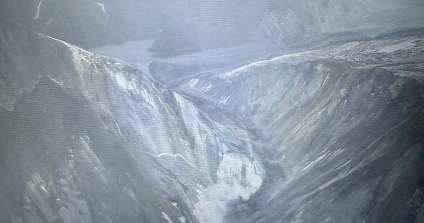 堰塞湖霸頂遭切80公尺，連夜排泄蓄水量少了75%。（圖／農業部提供）