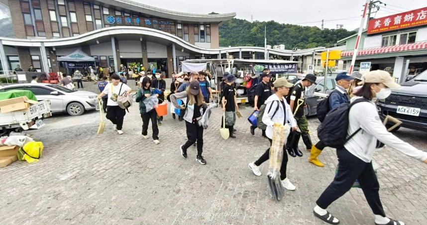 法國籍網紅吉雷米因此災情，再度見證了台灣的韌性。（圖／翻攝臉書／吉雷米-一粒米）