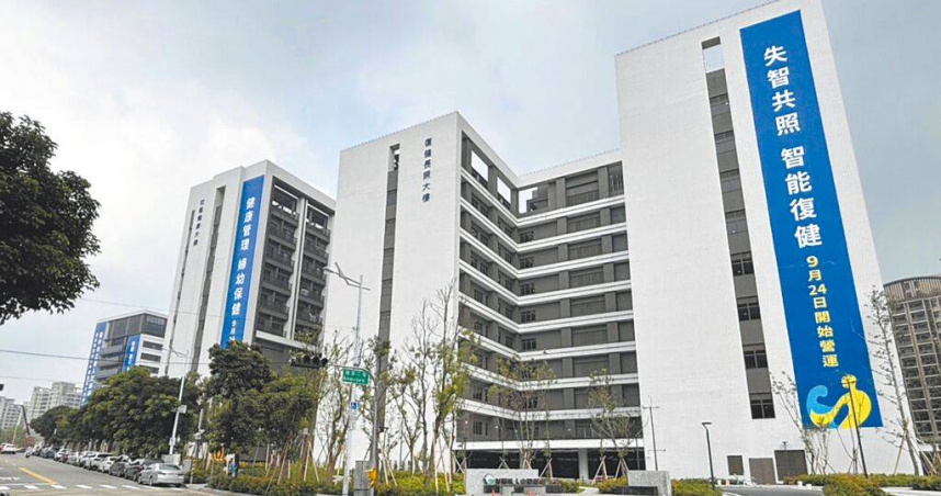 台中市立老人復健綜合醫院（下簡稱市立醫院）已於9月24日正式營運。（圖／中國時報馮惠宜攝）